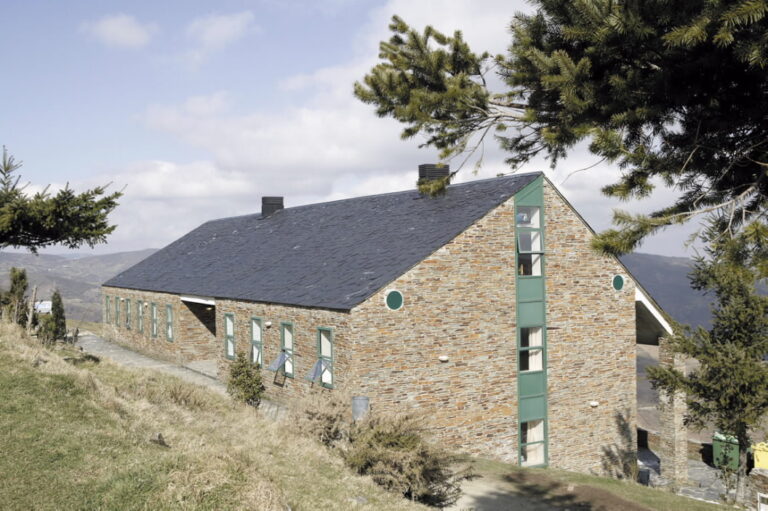 albergue publico o cebreiro 2 768x511