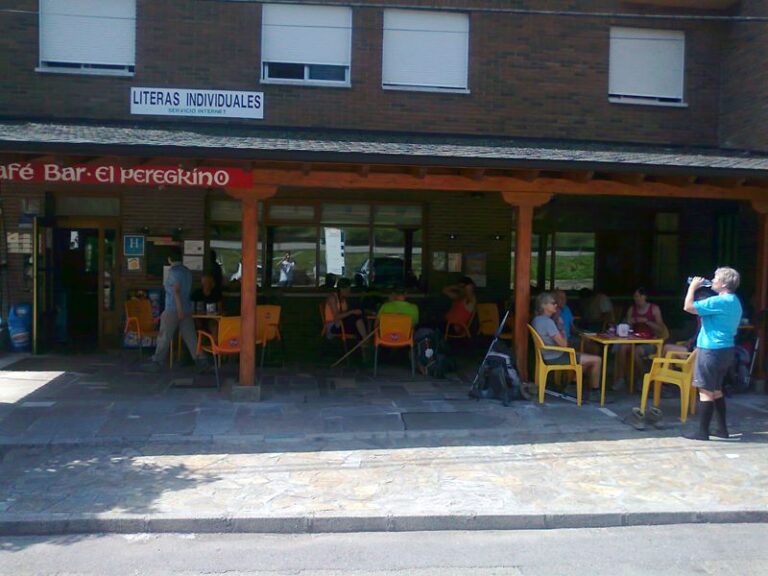 http://gusuguito.com/wp-content/uploads/2019/10/el-peregrino-pension-restaurante05.jpg