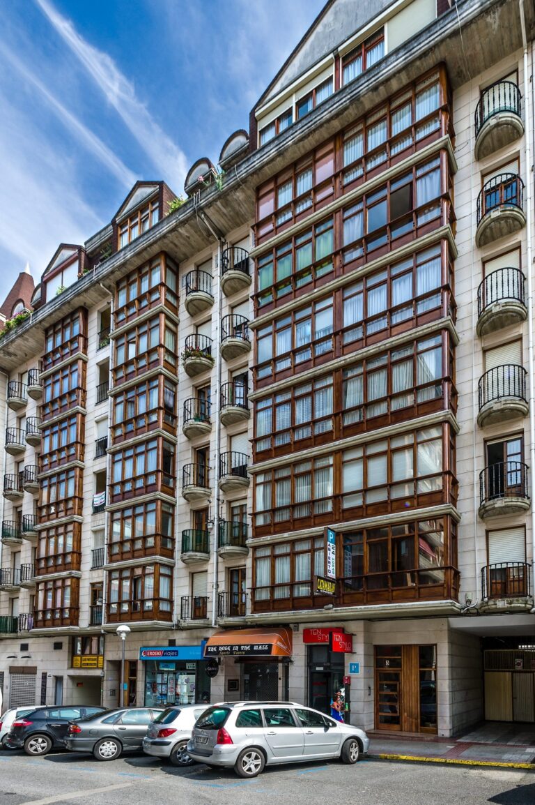 Hostal Catamaran6 1 scaled 1 768x1154