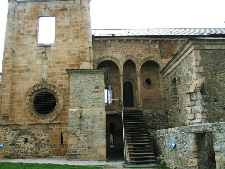 Monasterio de Caradecedelo 768x576