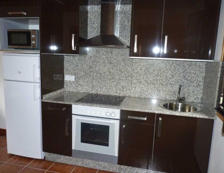 2020 04 15 1900 web 768x595