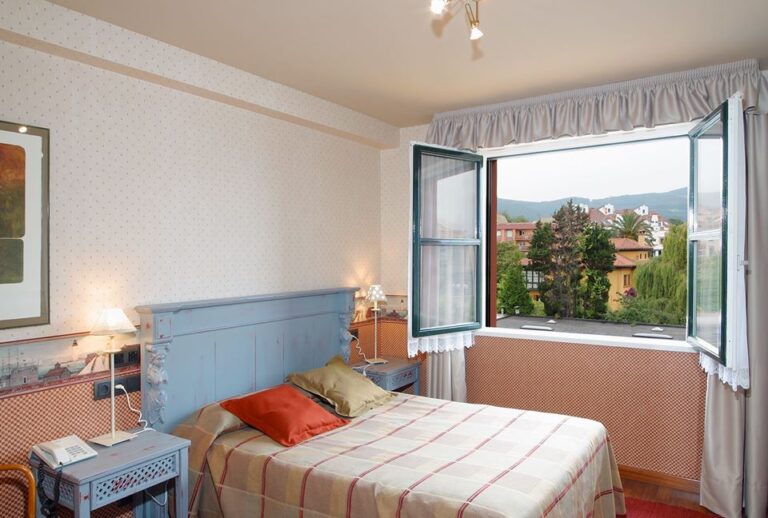 hotel avenida real villaviciosa 4 768x518